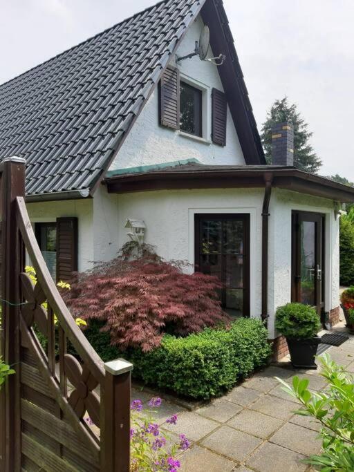Gemuetliches Ferienhaus In Seenaehe Sewekow Esterno foto