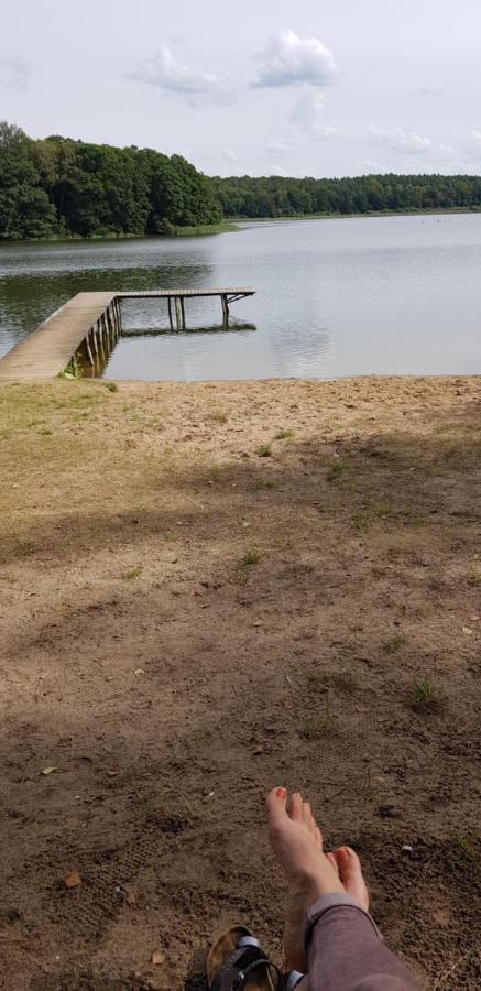 Gemuetliches Ferienhaus In Seenaehe Sewekow Esterno foto