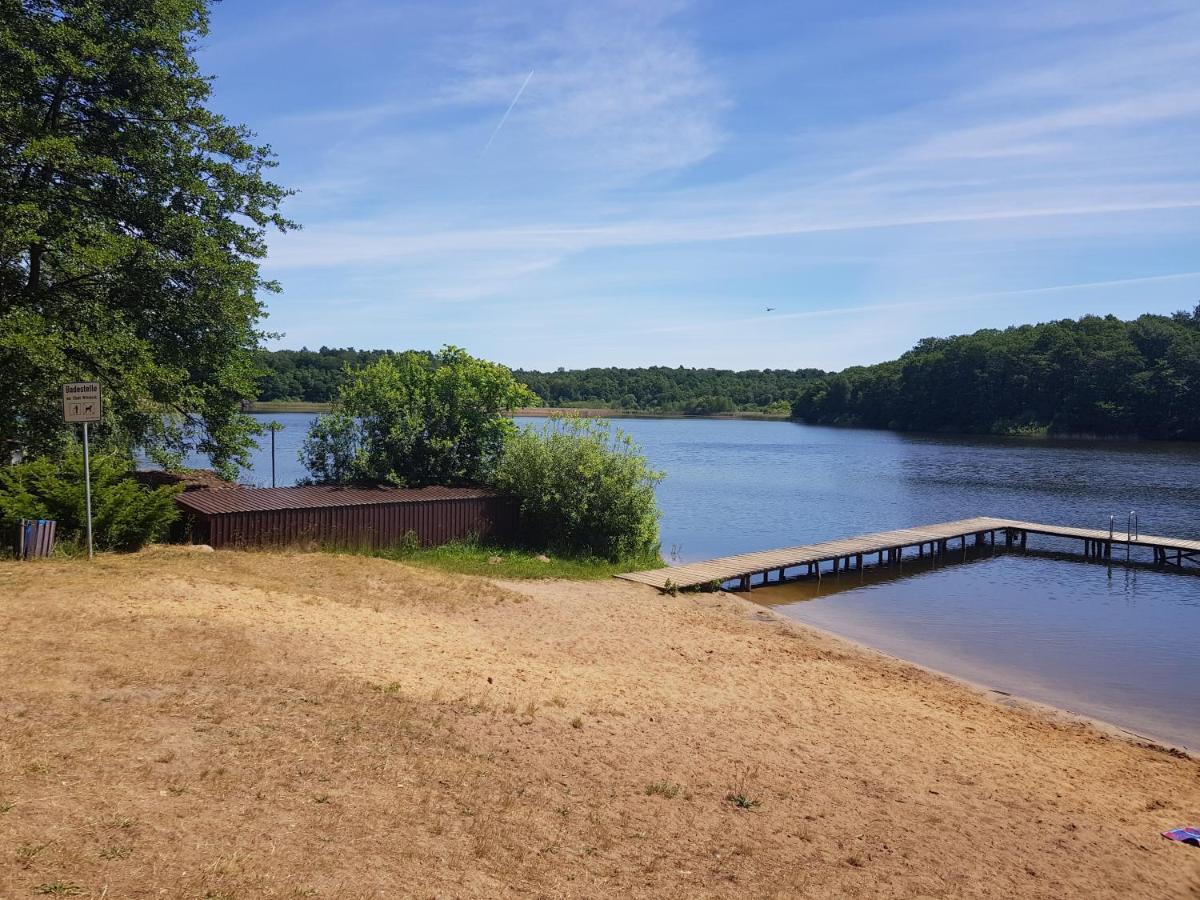 Gemuetliches Ferienhaus In Seenaehe Sewekow Esterno foto